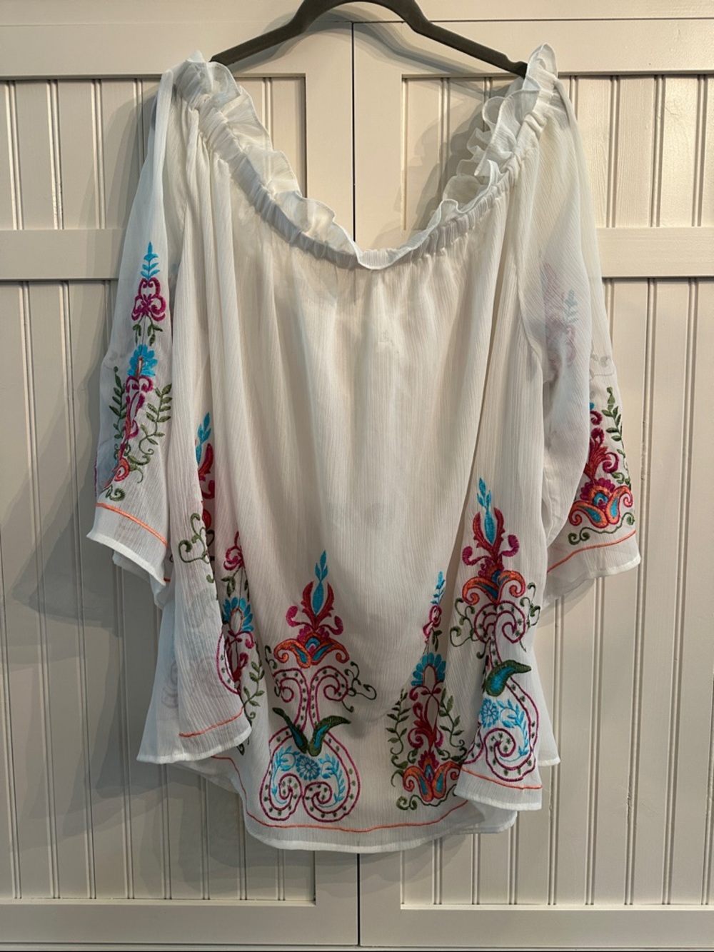 Truth White Peasant Tunic with Multicolor Embroidery